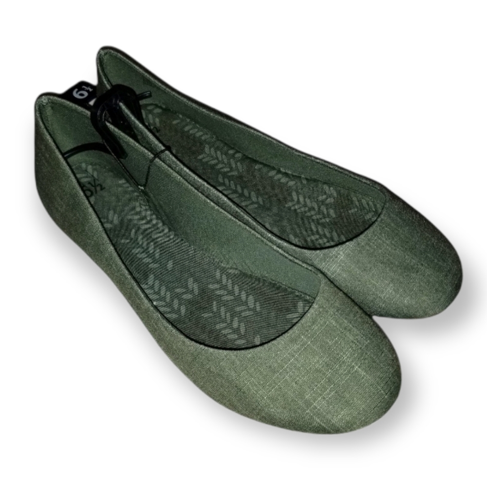 Women's Classic Flats - Picture 4 of 7